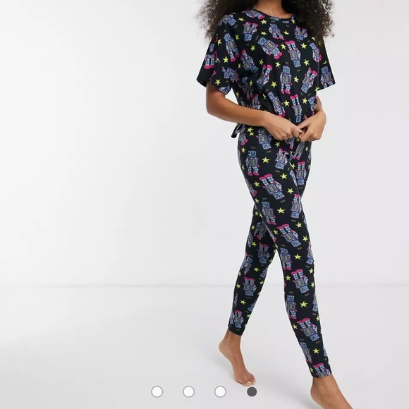 ISO in search of Asos robot print pajama top any size over a large black - Picture 3 of 5